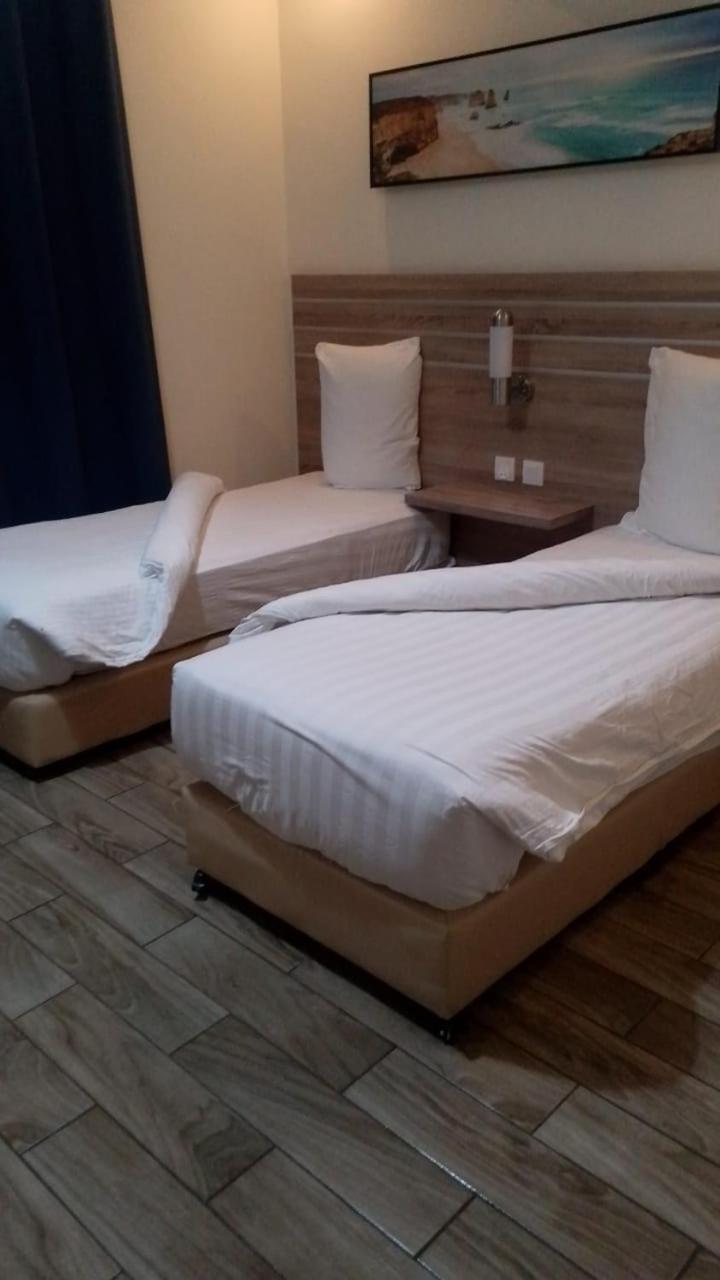 La Riva Hotel Акаба Екстериор снимка