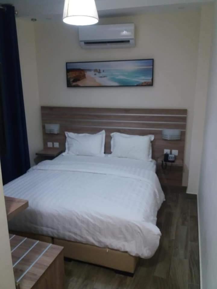 La Riva Hotel Акаба Екстериор снимка